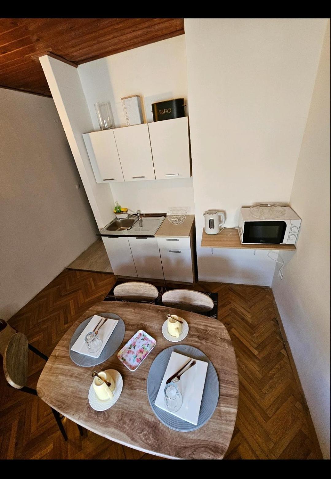 Salyna "Rooms Bela" Icici Exterior photo